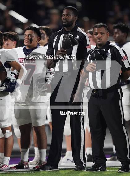Thumbnail 2 in La Grange vs Madisonville (UIL 4A Division II Bi-District) photogallery.