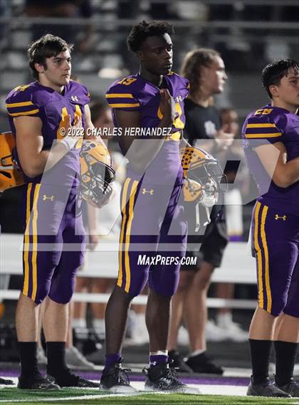 Thumbnail 3 in La Grange vs Madisonville (UIL 4A Division II Bi-District) photogallery.