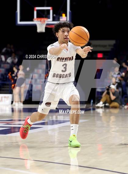 Thumbnail 2 in Rincon/University vs Cienega (MLK Basketball Classic) photogallery.