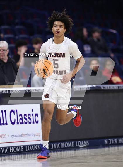 Thumbnail 1 in Rincon/University vs Cienega (MLK Basketball Classic) photogallery.