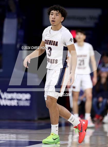 Thumbnail 1 in Rincon/University vs Cienega (MLK Basketball Classic) photogallery.