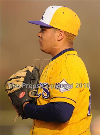 Thumbnail 2 in Huntington @ Islip photogallery.