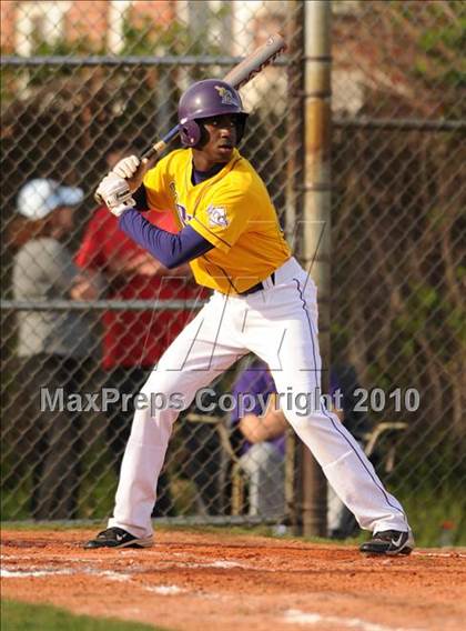 Thumbnail 3 in Huntington @ Islip photogallery.