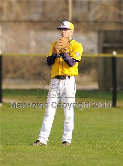Thumbnail 2 in Huntington @ Islip photogallery.