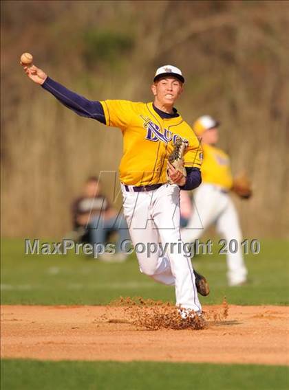 Thumbnail 2 in Huntington @ Islip photogallery.
