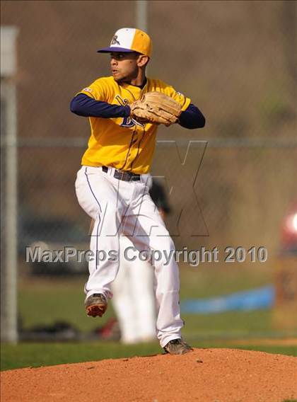 Thumbnail 2 in Huntington @ Islip photogallery.