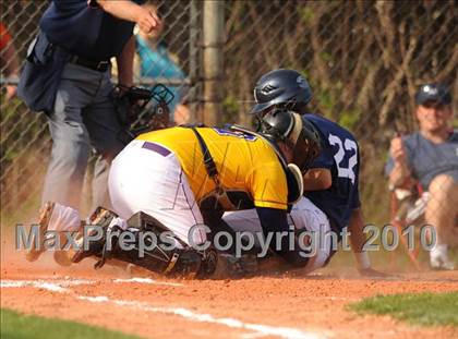 Thumbnail 3 in Huntington @ Islip photogallery.