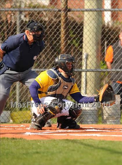 Thumbnail 3 in Huntington @ Islip photogallery.