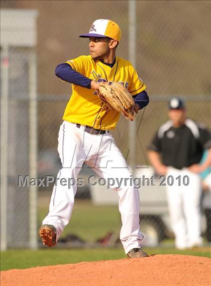 Thumbnail 3 in Huntington @ Islip photogallery.