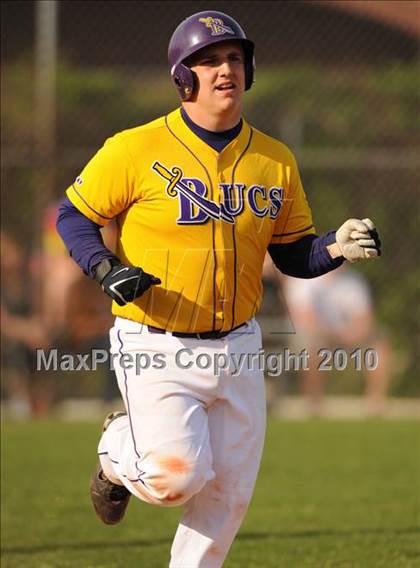 Thumbnail 2 in Huntington @ Islip photogallery.