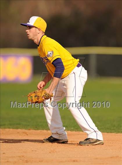 Thumbnail 1 in Huntington @ Islip photogallery.
