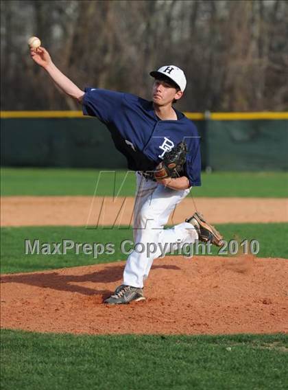 Thumbnail 3 in Huntington @ Islip photogallery.