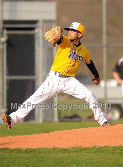 Thumbnail 1 in Huntington @ Islip photogallery.