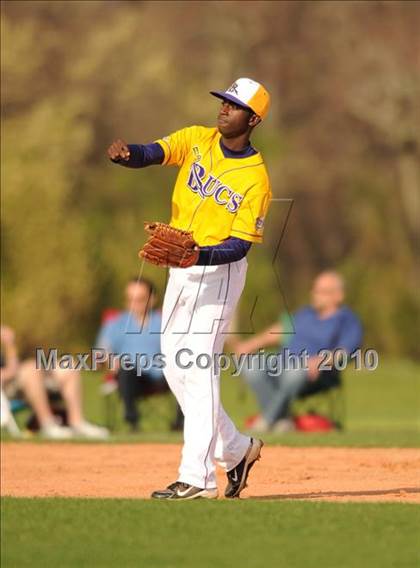 Thumbnail 1 in Huntington @ Islip photogallery.