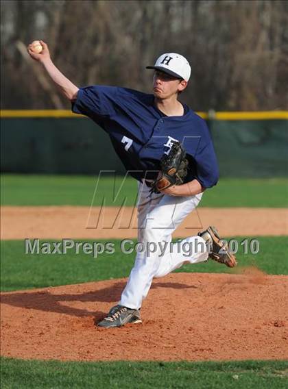 Thumbnail 3 in Huntington @ Islip photogallery.
