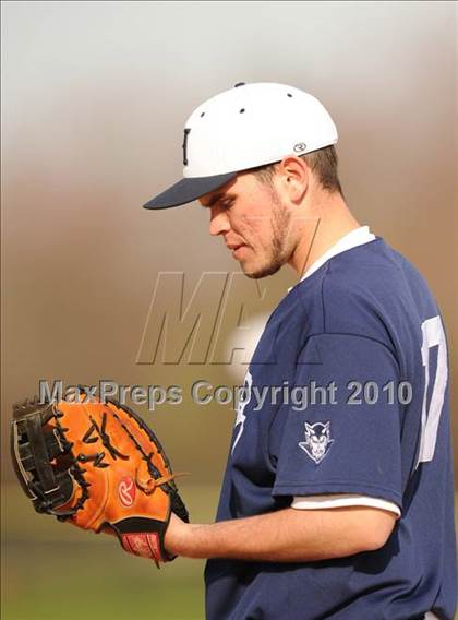 Thumbnail 2 in Huntington @ Islip photogallery.
