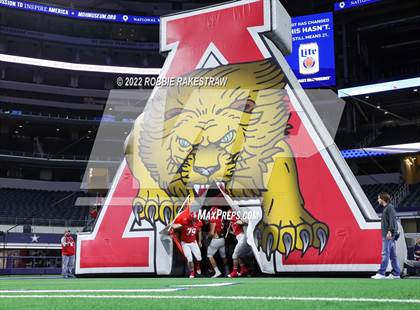 Thumbnail 1 in Mart vs. Albany (UIL 2A Division II Final) photogallery.