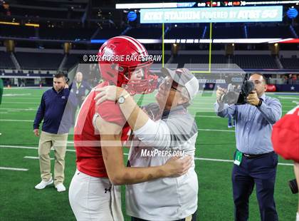 Thumbnail 2 in Mart vs. Albany (UIL 2A Division II Final) photogallery.