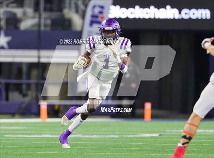 Thumbnail 2 in Mart vs. Albany (UIL 2A Division II Final) photogallery.