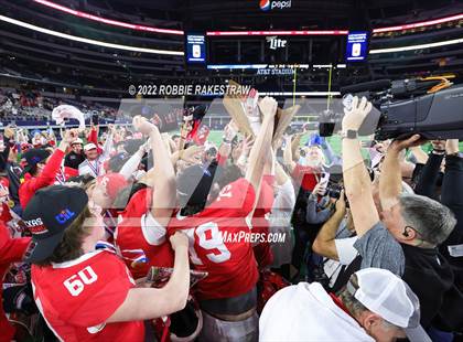 Thumbnail 1 in Mart vs. Albany (UIL 2A Division II Final) photogallery.