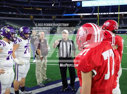 Thumbnail 2 in Mart vs. Albany (UIL 2A Division II Final) photogallery.