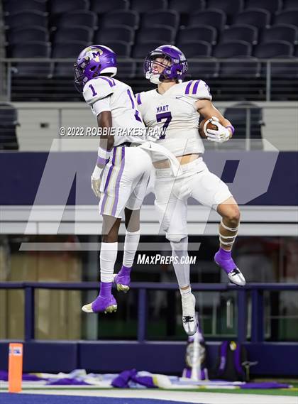 Thumbnail 1 in Mart vs. Albany (UIL 2A Division II Final) photogallery.