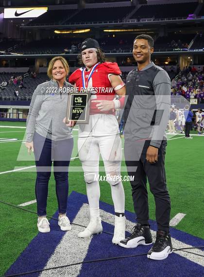Thumbnail 2 in Mart vs. Albany (UIL 2A Division II Final) photogallery.
