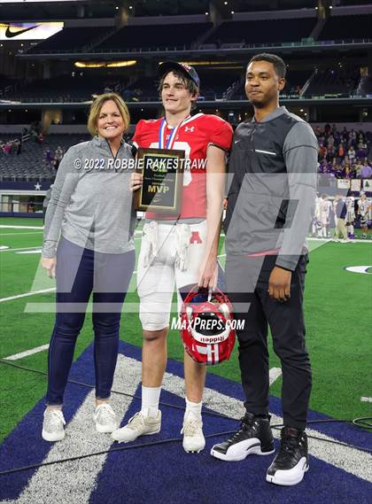 Thumbnail 2 in Mart vs. Albany (UIL 2A Division II Final) photogallery.