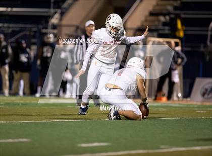 Thumbnail 2 in Eastside Catholic vs. Marietta (GEICO State Champions Bowl Series) photogallery.