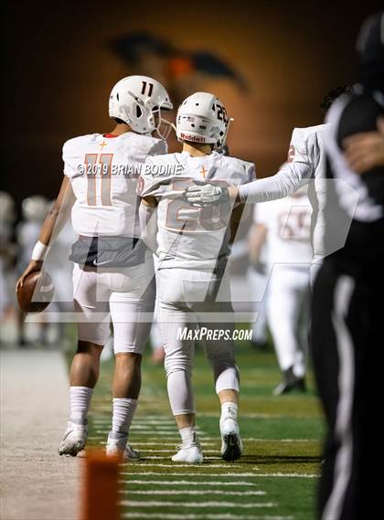 Thumbnail 2 in Eastside Catholic vs. Marietta (GEICO State Champions Bowl Series) photogallery.