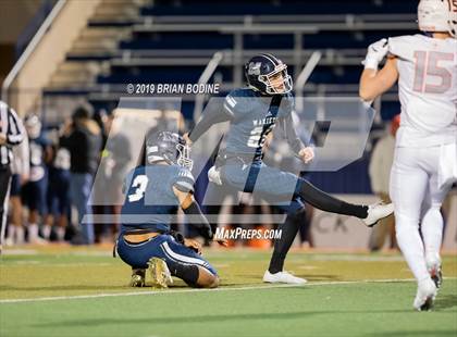 Thumbnail 2 in Eastside Catholic vs. Marietta (GEICO State Champions Bowl Series) photogallery.