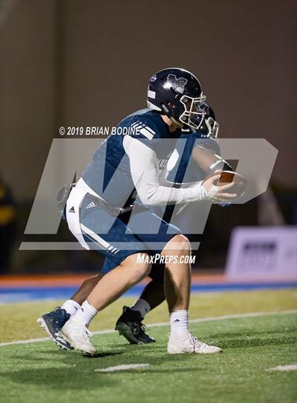 Thumbnail 2 in Eastside Catholic vs. Marietta (GEICO State Champions Bowl Series) photogallery.