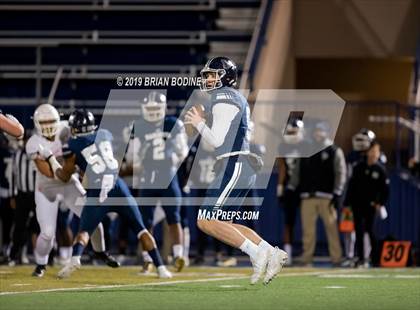 Thumbnail 1 in Eastside Catholic vs. Marietta (GEICO State Champions Bowl Series) photogallery.