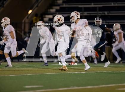 Thumbnail 1 in Eastside Catholic vs. Marietta (GEICO State Champions Bowl Series) photogallery.