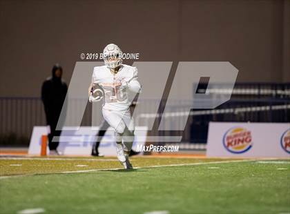 Thumbnail 1 in Eastside Catholic vs. Marietta (GEICO State Champions Bowl Series) photogallery.