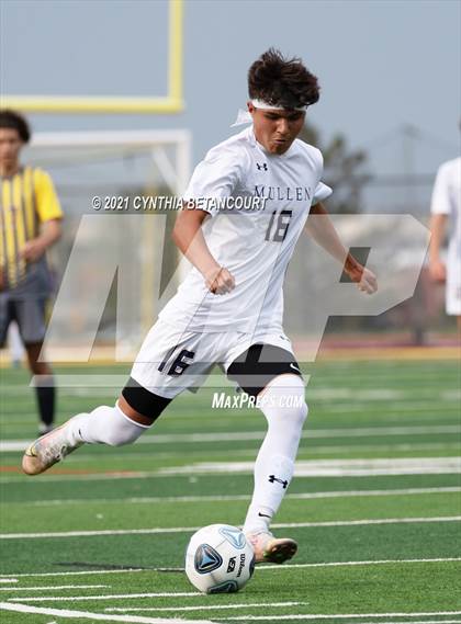 Thumbnail 1 in Thomas Jefferson vs Mullen photogallery.