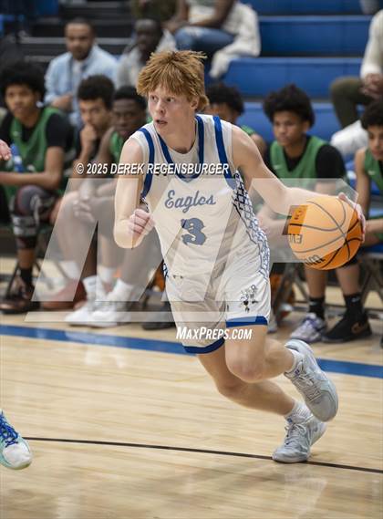Thumbnail 2 in Overland vs Broomfield (CHSAA 6A Playoffs Round 1) photogallery.