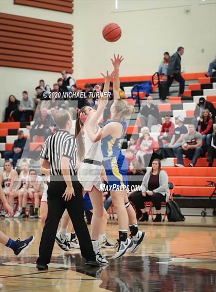 Thumbnail 1 in Lind-Ritzville/Sprague/Washtucna/Kahlotus vs. Colfax photogallery.