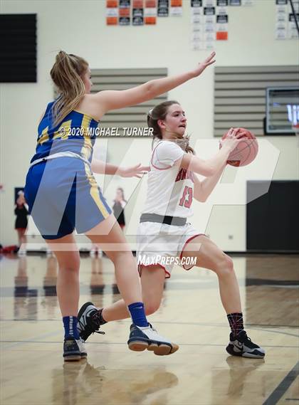 Thumbnail 3 in Lind-Ritzville/Sprague/Washtucna/Kahlotus vs. Colfax photogallery.