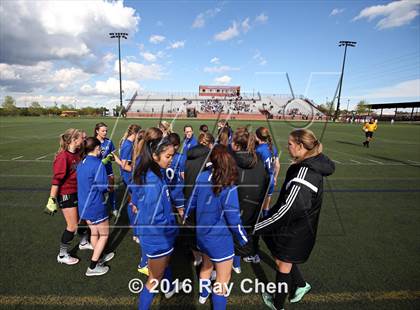 Thumbnail 1 in Broomfield vs. ThunderRidge (CHSAA 5A Quarterfinal) photogallery.