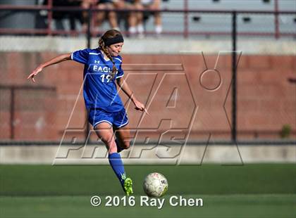 Thumbnail 2 in Broomfield vs. ThunderRidge (CHSAA 5A Quarterfinal) photogallery.