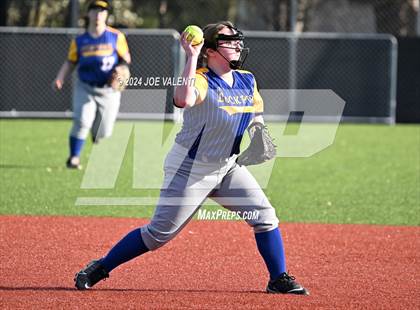 Thumbnail 2 in Lockport @ Kenmore West photogallery.