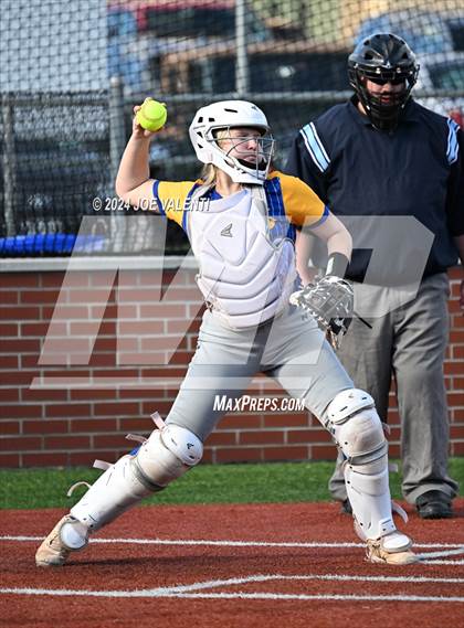 Thumbnail 2 in Lockport @ Kenmore West photogallery.