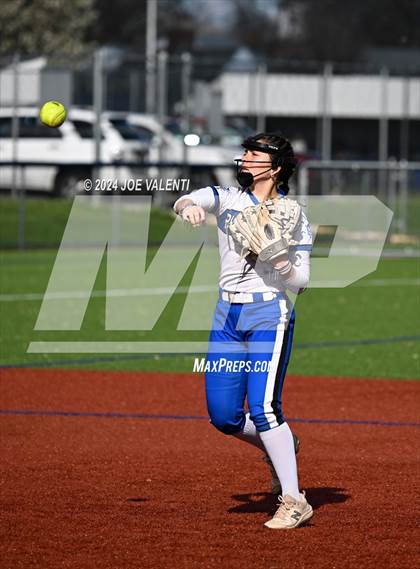 Thumbnail 2 in Lockport @ Kenmore West photogallery.
