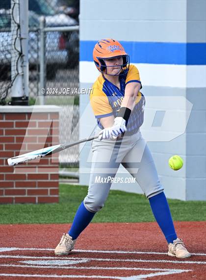 Thumbnail 2 in Lockport @ Kenmore West photogallery.