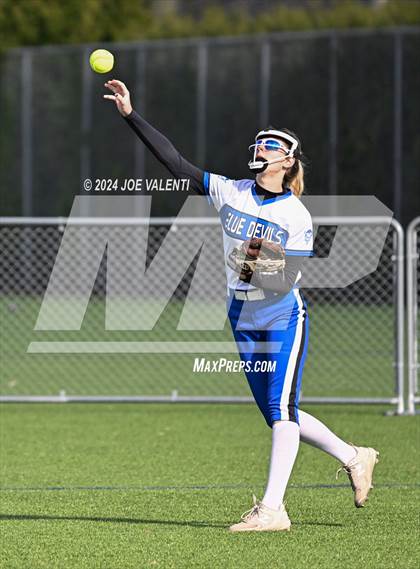 Thumbnail 1 in Lockport @ Kenmore West photogallery.