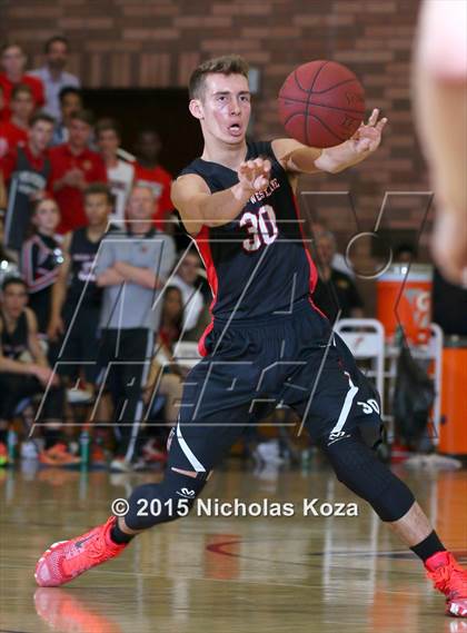 Thumbnail 1 in Harvard-Westlake vs. Loyola photogallery.