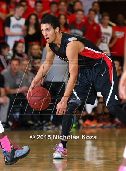 Thumbnail 3 in Harvard-Westlake vs. Loyola photogallery.