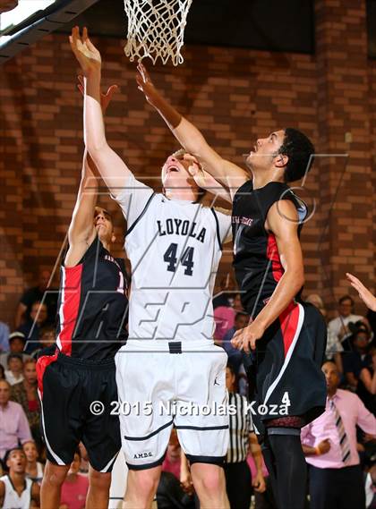 Thumbnail 1 in Harvard-Westlake vs. Loyola photogallery.