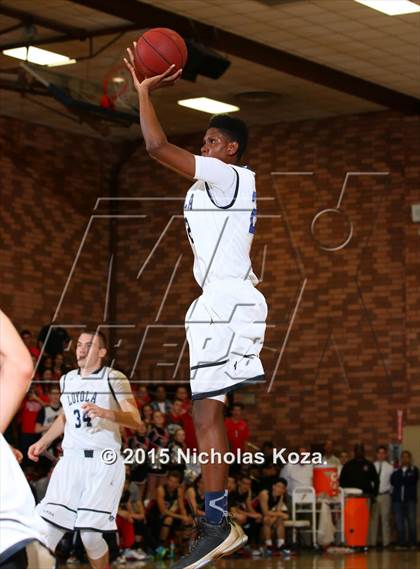 Thumbnail 3 in Harvard-Westlake vs. Loyola photogallery.